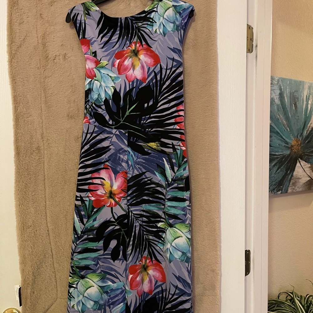 Dresses - Picture 16 of 16